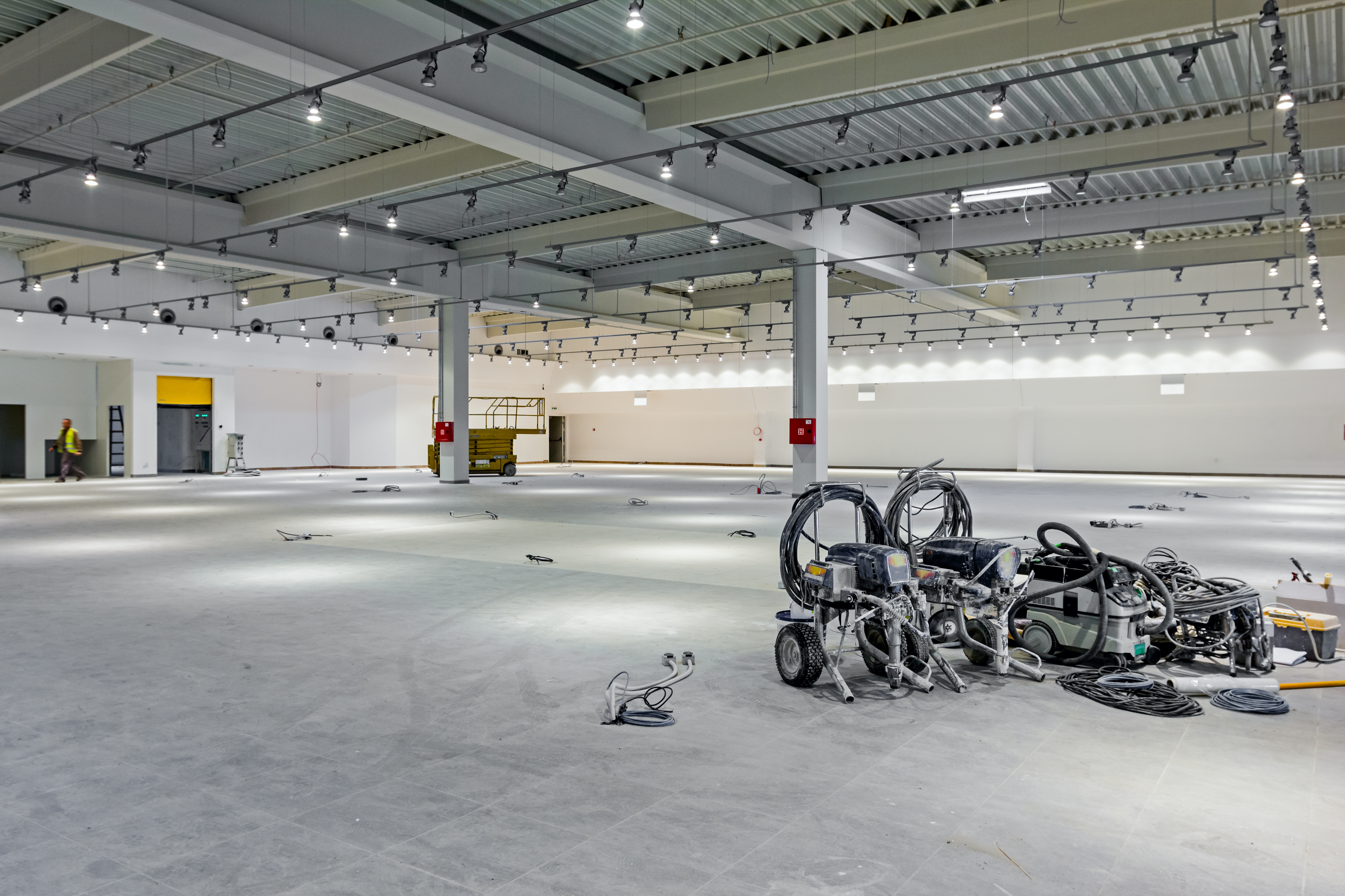 Front Range Painting can easily tackle large commercial jobs